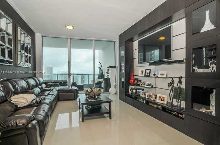 photo 1: 900 Biscayne Blvd Unit 3810, Miami FL 33132