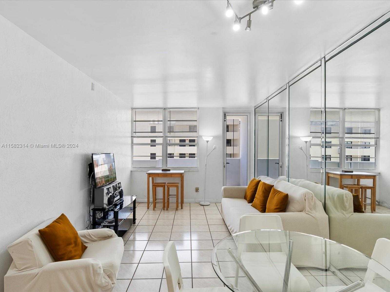 photo 3: 100 Lincoln Rd Unit 830, Miami Beach FL 33139