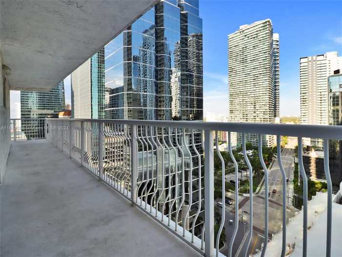 photo 2: 1200 Brickell Bay Dr Unit 1923, Miami FL 33131