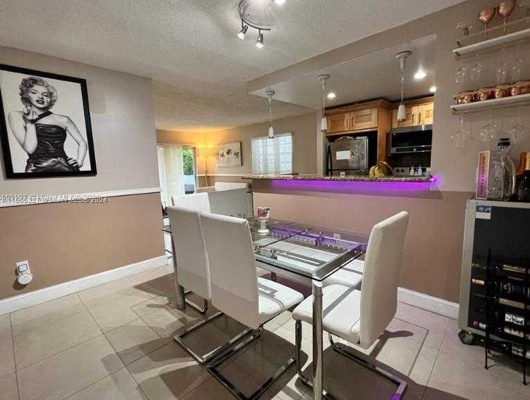 photo 3: 1221 SW 122nd Ave Unit 214, Miami FL 33184