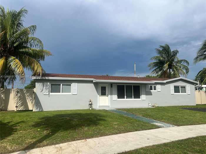 photo 2: 20505 NW 25th Ct, Miami Gardens FL 33056