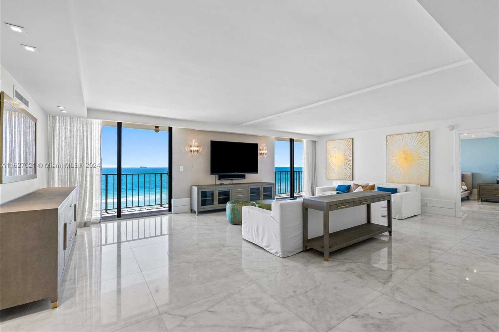 photo 1: 2625 Collins Ave Unit 1106, Miami Beach FL 33140