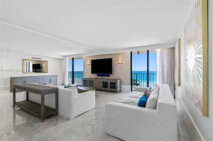 photo 2: 2625 Collins Ave Unit 1106, Miami Beach FL 33140