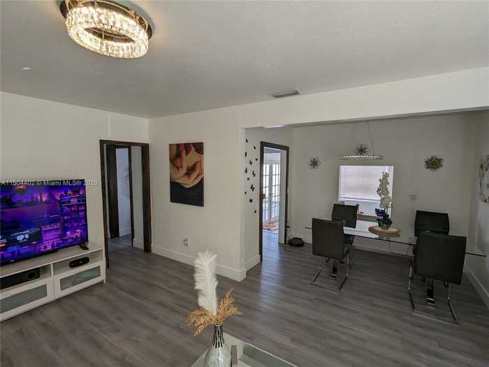 photo 2: 1655 NE 169th St, North Miami Beach FL 33162