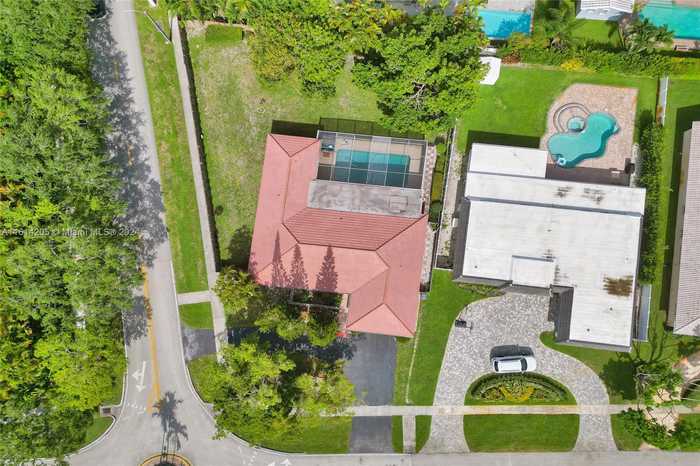 photo 1: 3800 N 36th Ave, Hollywood FL 33021