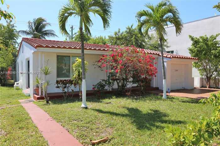 photo 1: 1380 71st St, Miami Beach FL 33141