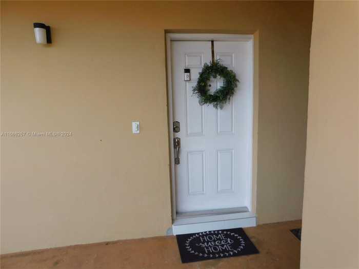 photo 2: 6780 W 2nd Ct Unit 413, Hialeah FL 33012