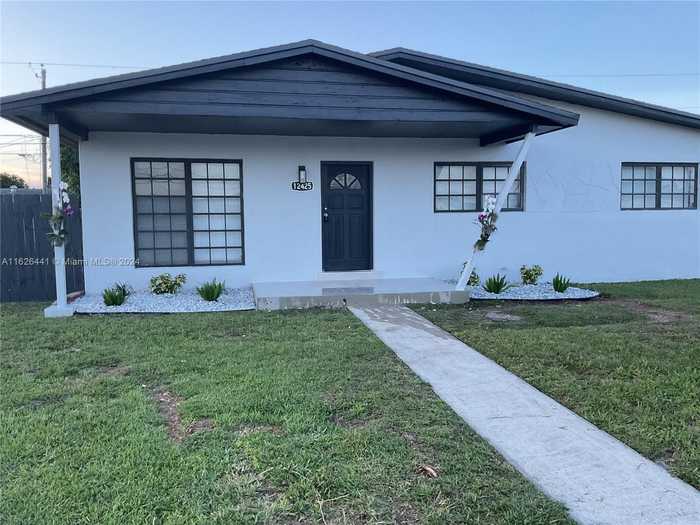 photo 1: 12425 SW 188th Ter, Miami FL 33177