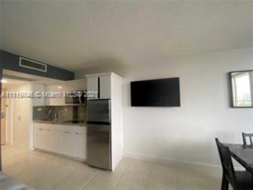 photo 2: 19201 Collins Ave Unit 841, Sunny Isles Beach FL 33160