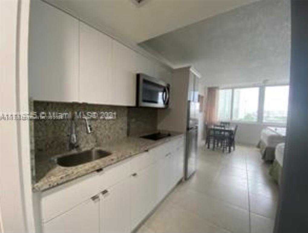 photo 3: 19201 Collins Ave Unit 841, Sunny Isles Beach FL 33160