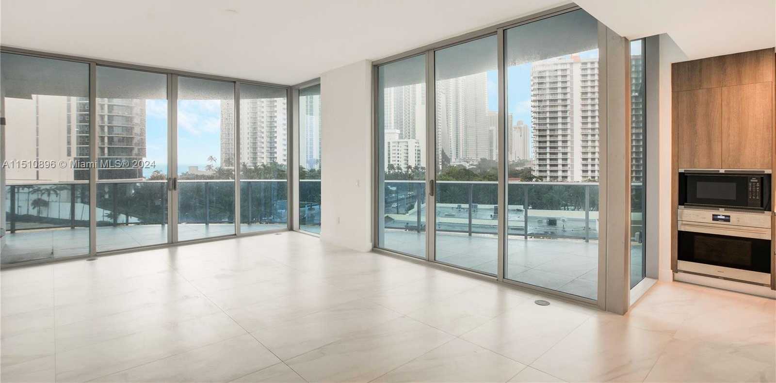 photo 3: 17550 E Collins Ave Unit 501, Sunny Isles Beach FL 33160