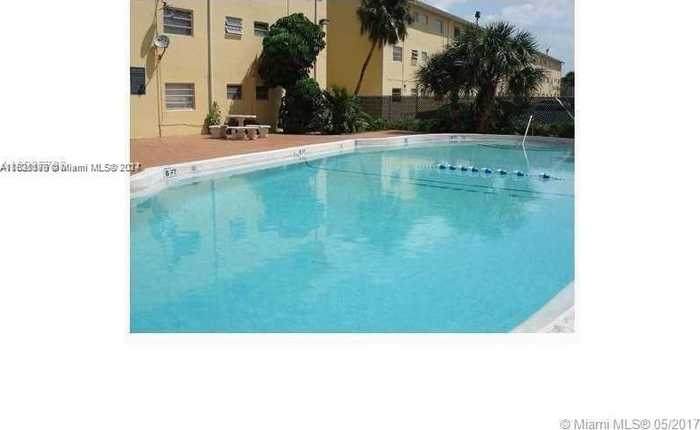 photo 3: 1330 W 54th St Unit 112C, Hialeah FL 33012