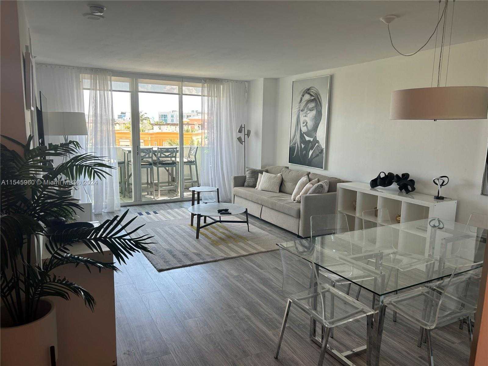 photo 1: Unit 607, Miami Beach FL 33139