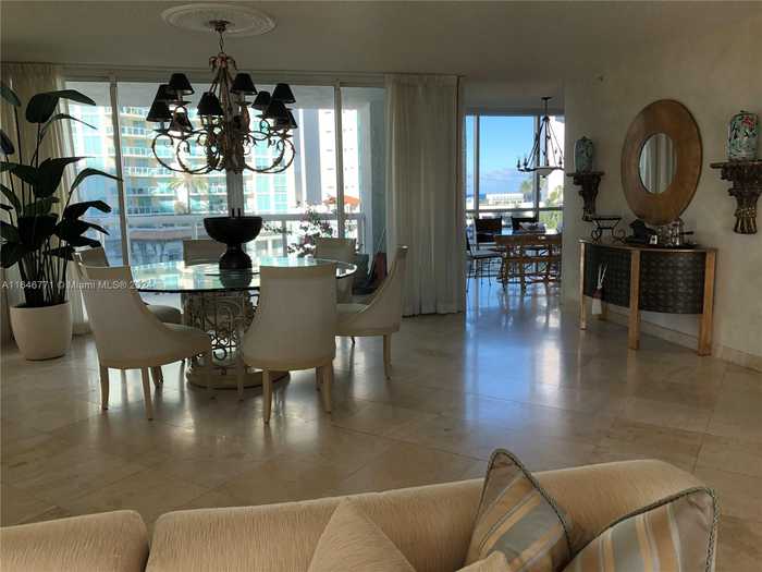 photo 1: 16400 Collins Ave Unit 646, Sunny Isles Beach FL 33160