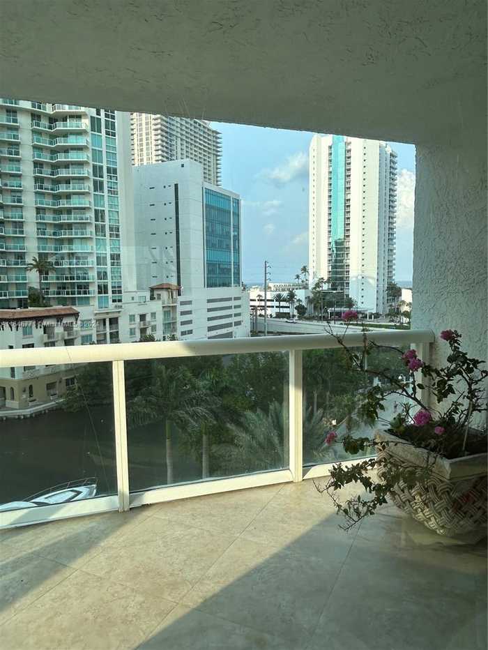 photo 14: 16400 Collins Ave Unit 646, Sunny Isles Beach FL 33160