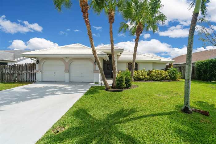 photo 1: 8603 NW 82nd St, Tamarac FL 33321