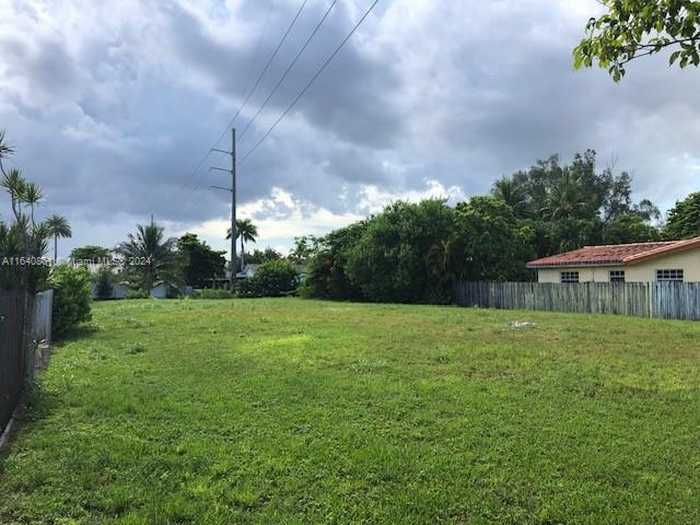 photo 1: 1200 SW 84 Ave, Miami FL 33144