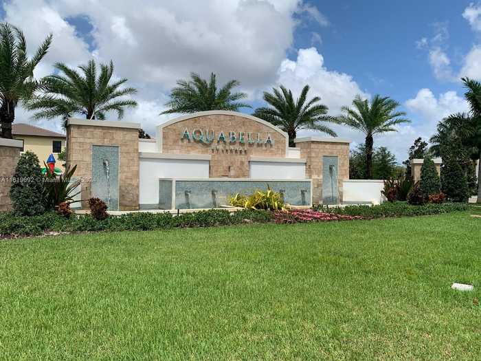 photo 2: 3343 W 106th Ter Unit 3343, Hialeah FL 33018