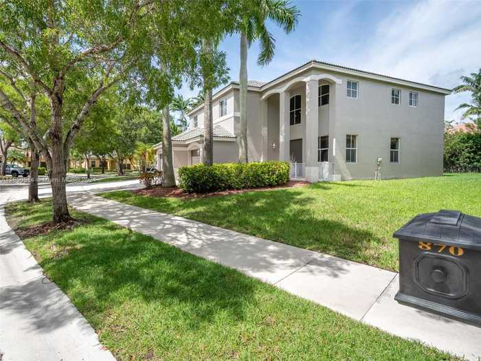 photo 2: 870 Nandina Dr, Weston FL 33327