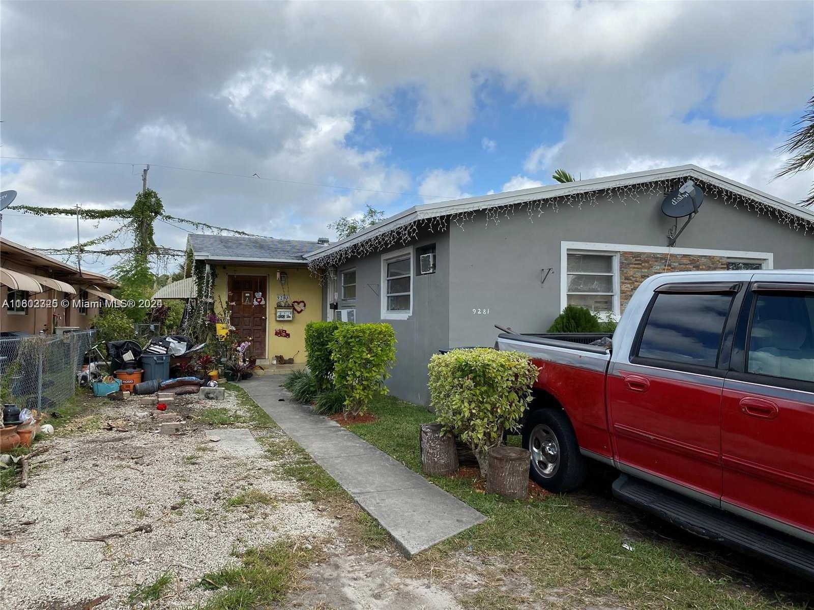 photo 1: 9283 SW 39th St, Miami FL 33165