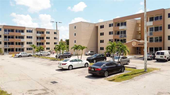 photo 1: 8045 NW 7th St Unit 2402, Miami FL 33126