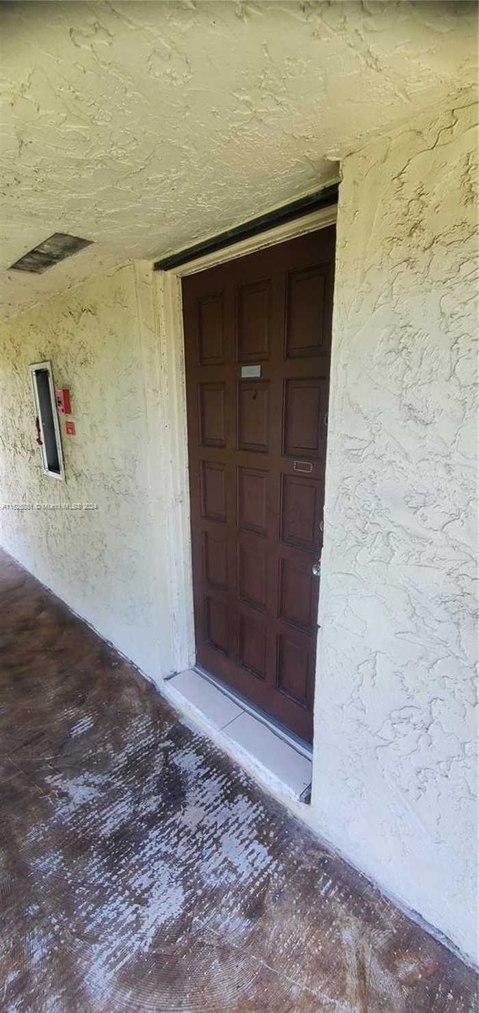 photo 2: 3330 Spanish Moss Ter Unit 401, Lauderhill FL 33319