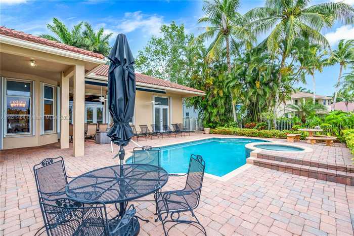 photo 2: 1525 Victoria Isle Way, Weston FL 33327