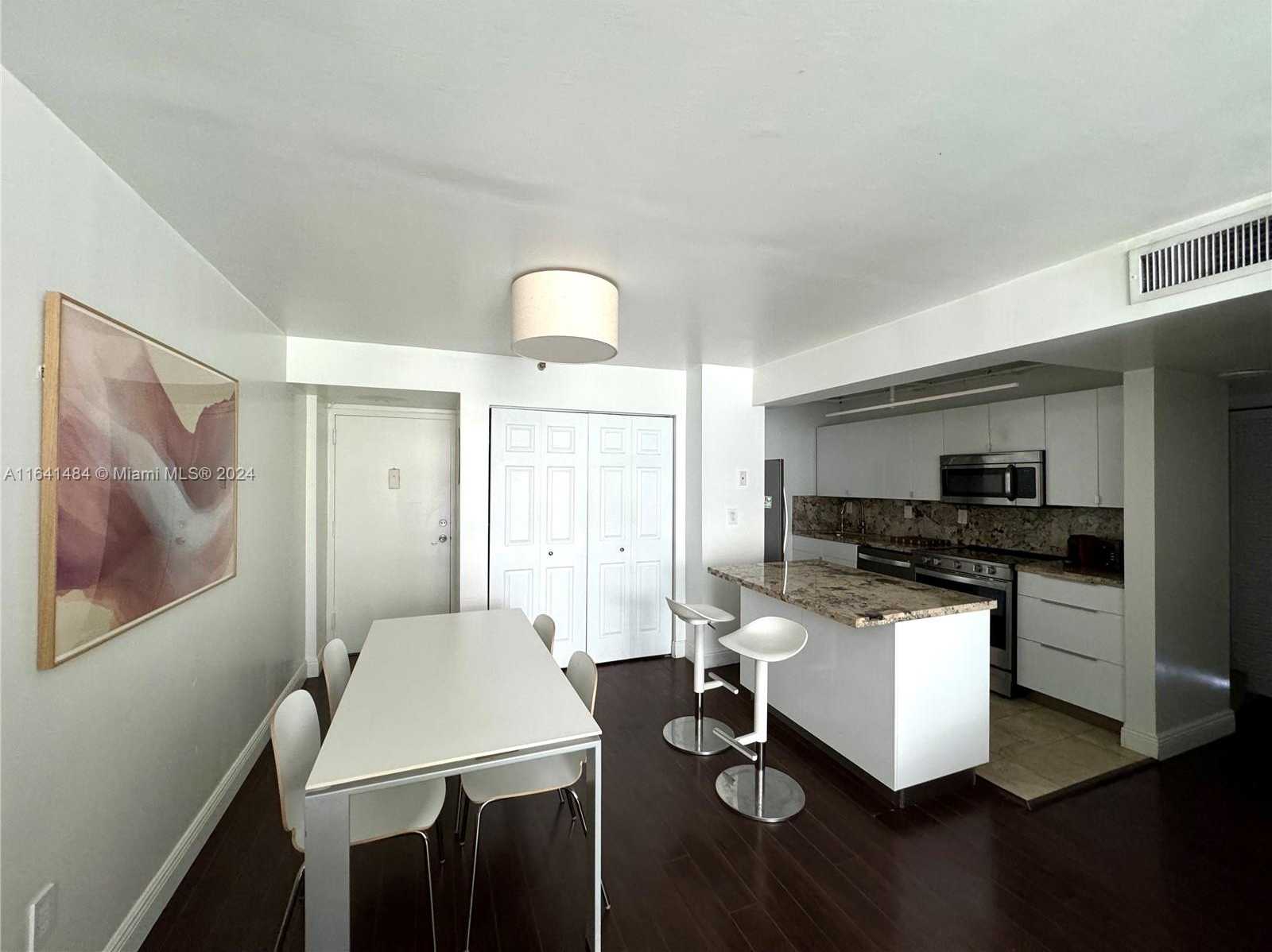 photo 1: 1035 West Ave Unit 305, Miami Beach FL 33139