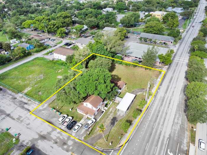 photo 1: 4533 SW 65 Ave, Davie FL 33314