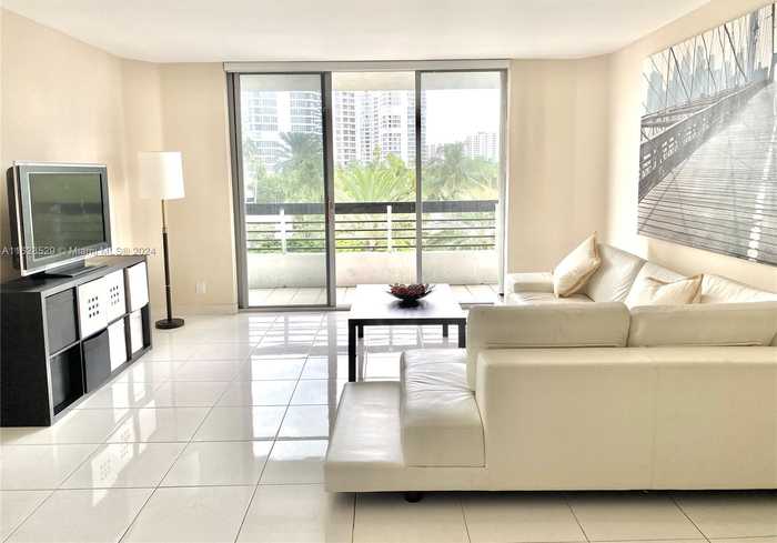 photo 2: 19195 NE NE 36th Ct Unit 402, Aventura FL 33180