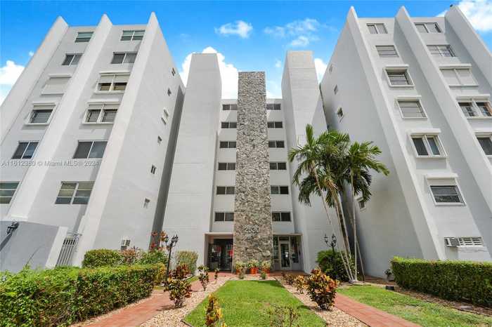 photo 1: 2530 SW 3rd Ave Unit 103, Miami FL 33129