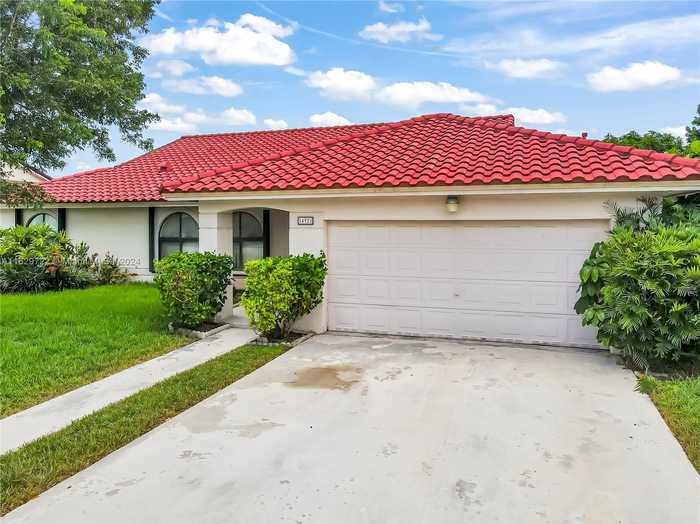 photo 1: 14921 SW 169th Ln, Miami FL 33187