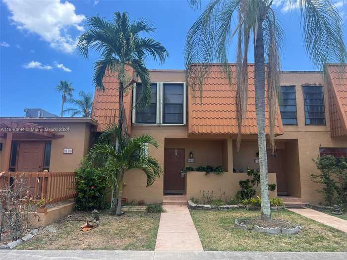 photo 1: 9106 Limetree Ln Unit 174, Pembroke Pines FL 33024