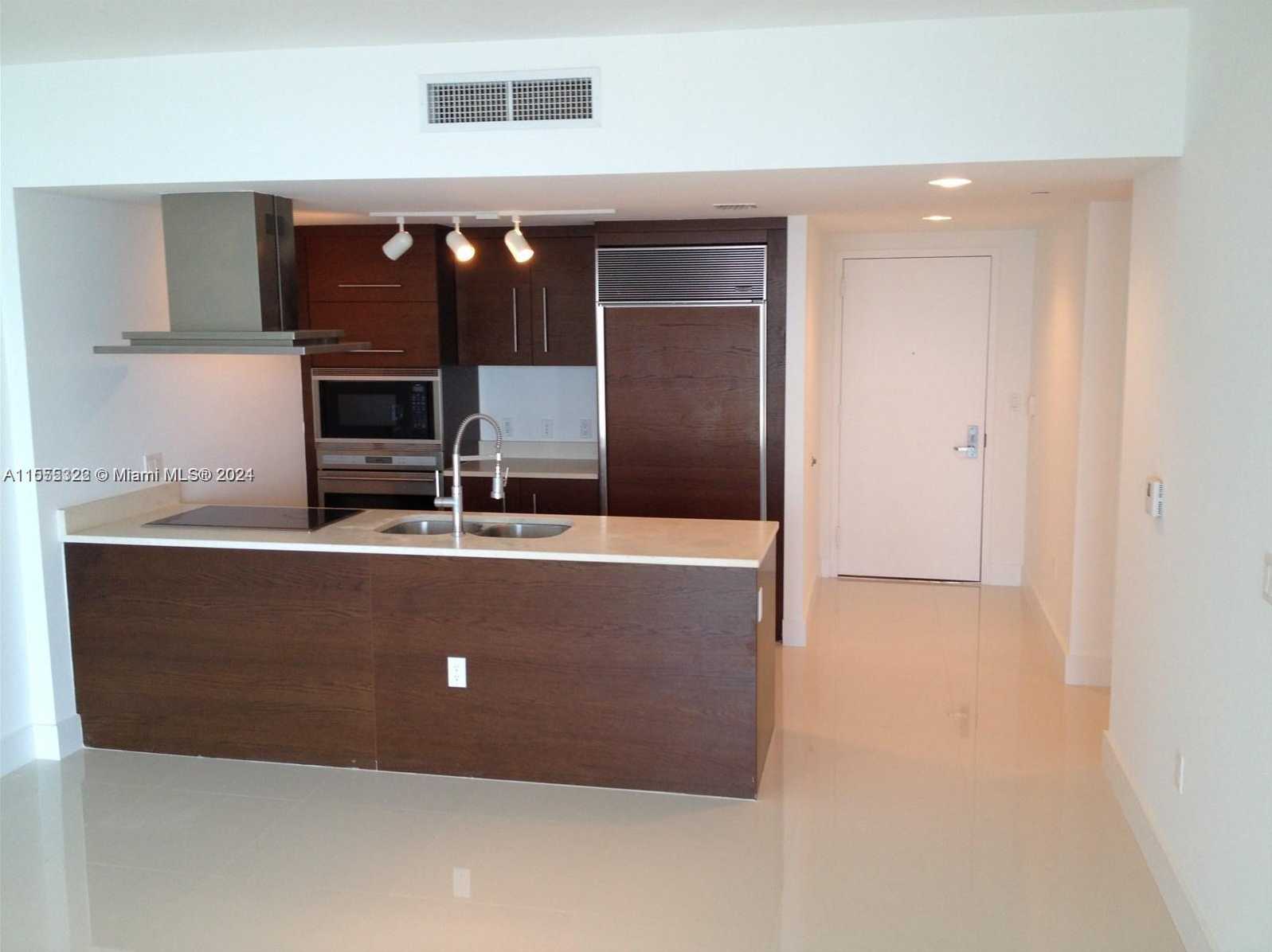 photo 2: 495 Brickell Ave Unit 3109, Miami FL 33131