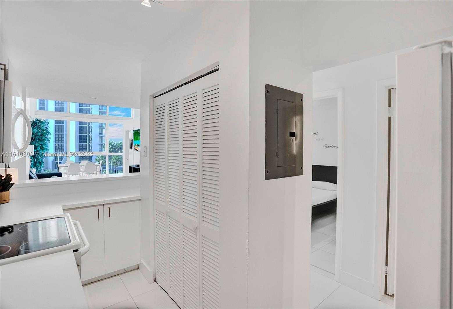 photo 3: 5445 Collins Ave Unit BAY-14, Miami Beach FL 33140