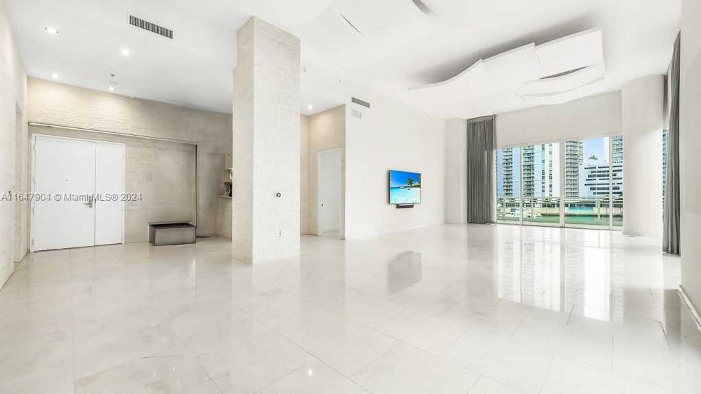 photo 2: 900 Brickell Key Blvd Unit 403, Miami FL 33131