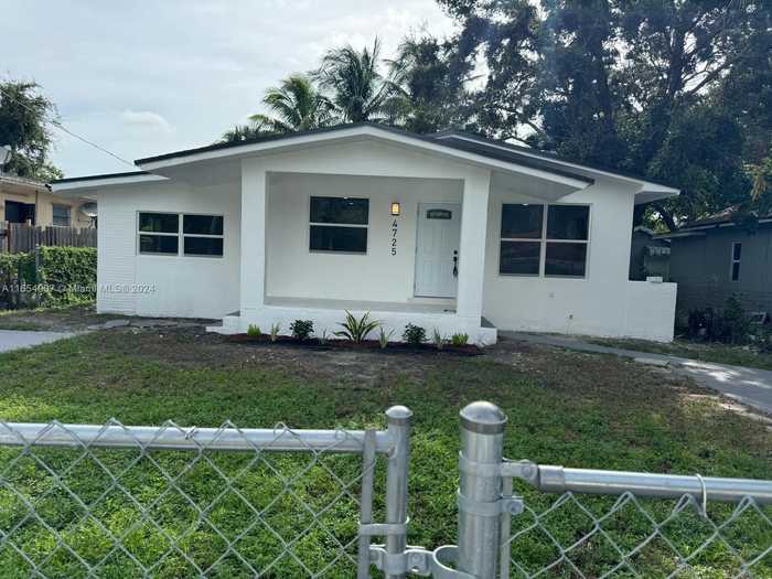 photo 2: 4725 NW 16th Ave, Miami FL 33142