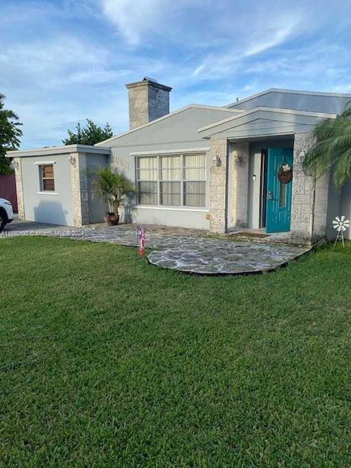 photo 1: 30041 SW 169th Ave, Homestead FL 33030