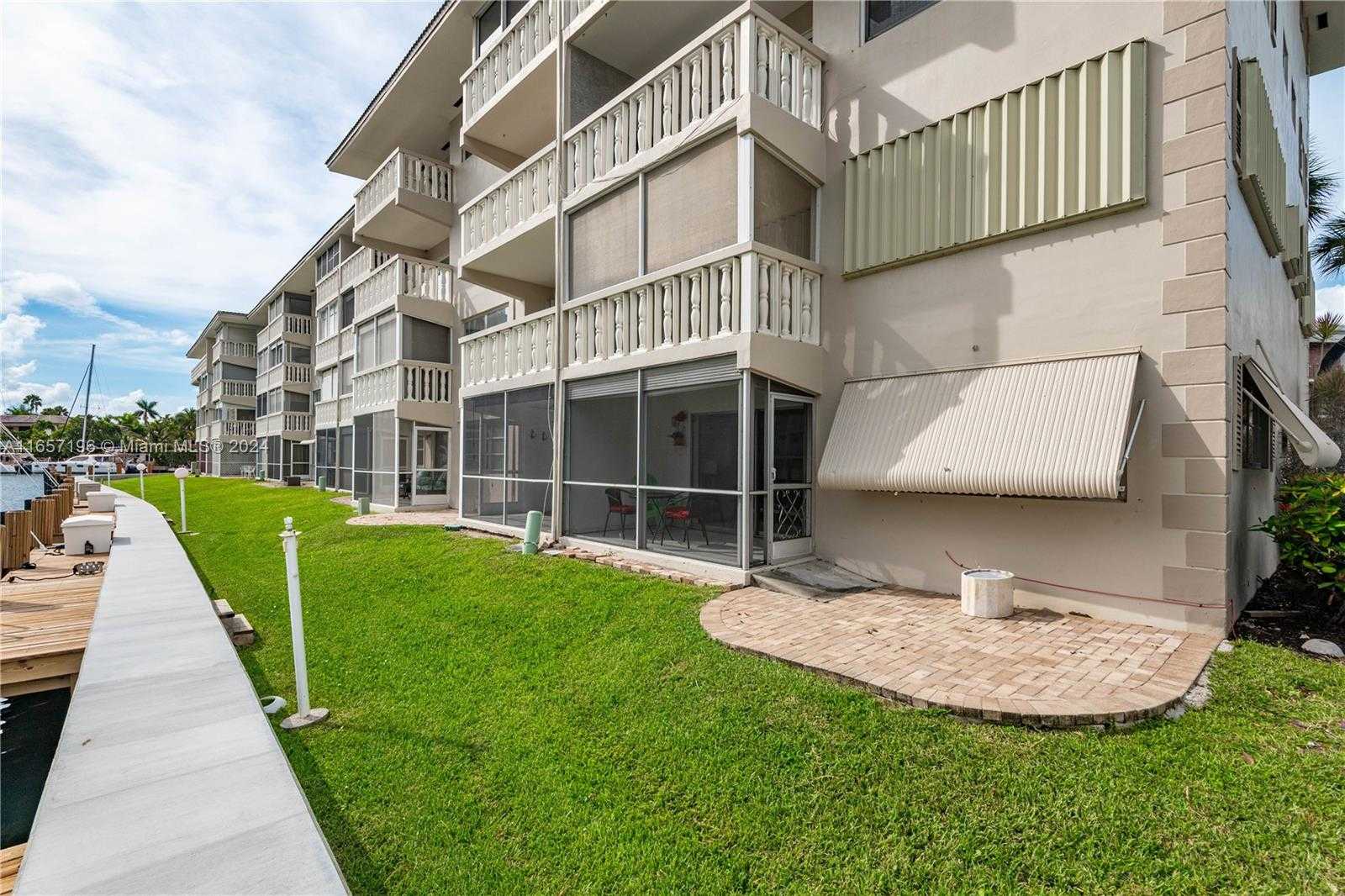 photo 3: 440 Paradise Isle Blvd Unit 101, Hallandale Beach FL 33009