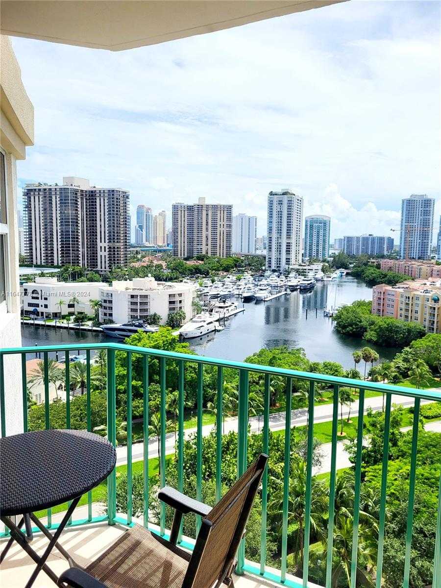 photo 2: 19900 E Country Club Dr Unit 1207, Aventura FL 33180