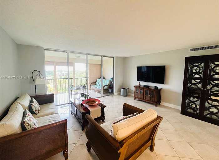 photo 2: 3940 Inverrary Blvd Unit 808-A, Lauderhill FL 33319