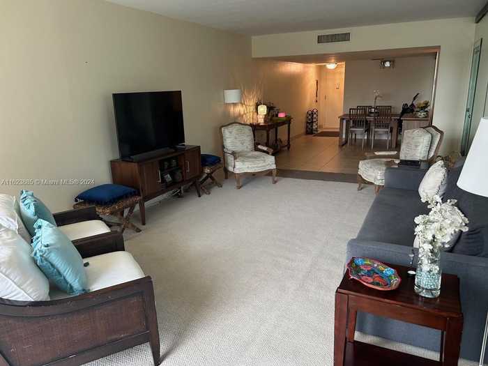 photo 2: 20100 W Country Club Dr Unit 202, Aventura FL 33180