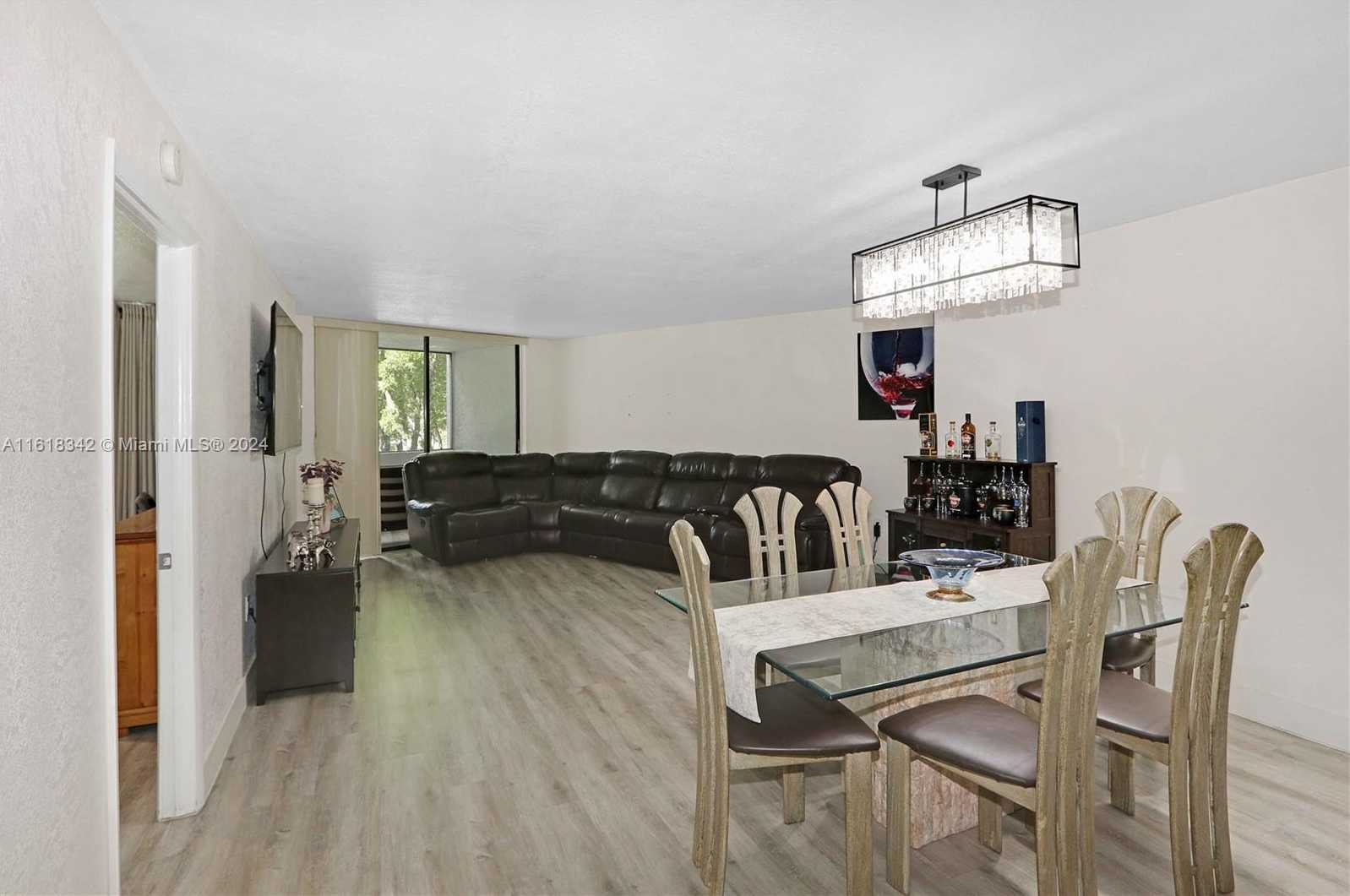 photo 3: 10852 N Kendall Dr Unit 317, Miami FL 33176