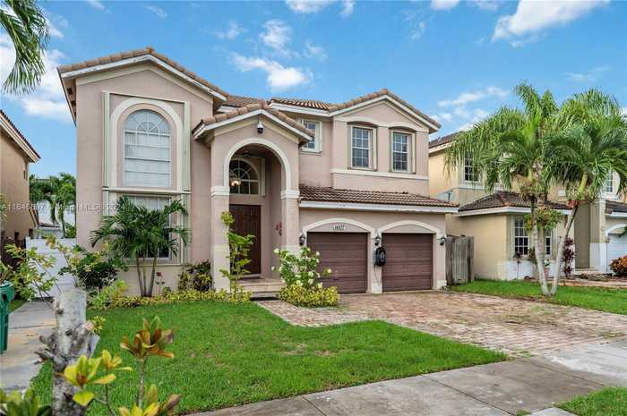 photo 1: 14107 SW 155th St, Miami FL 33177