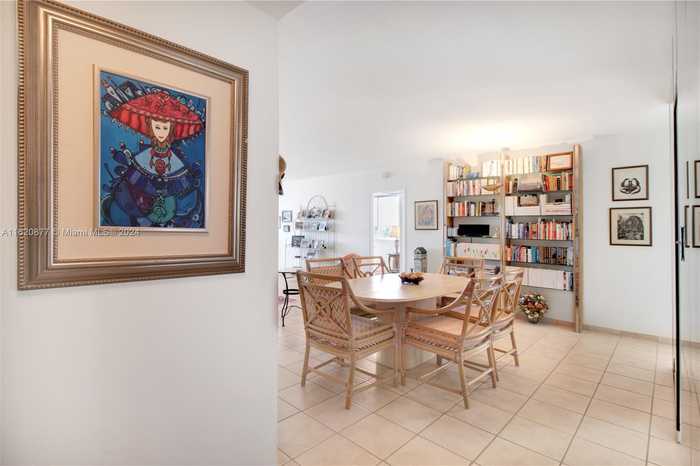 photo 2: 5005 Collins Ave Unit 319, Miami Beach FL 33140