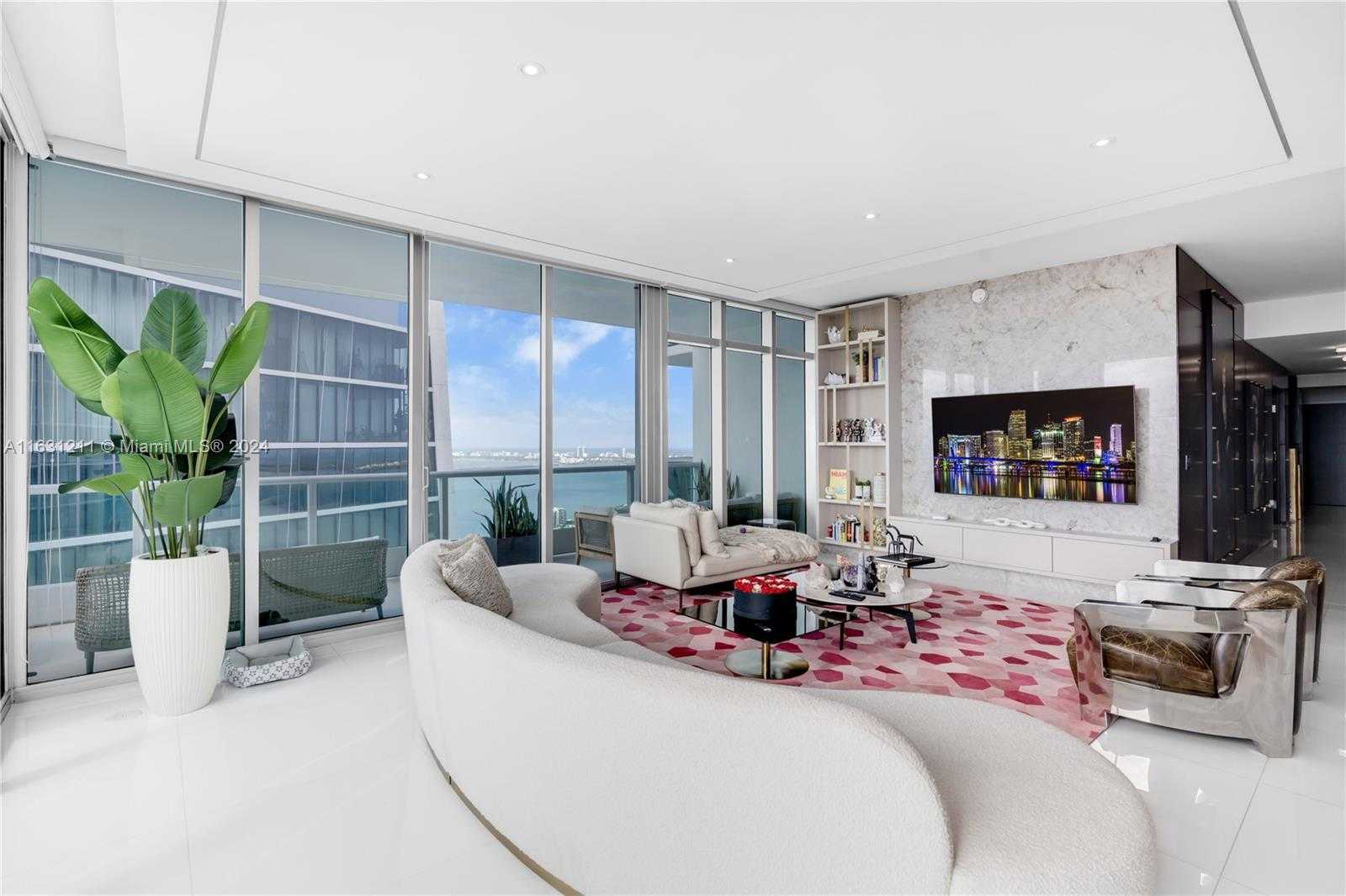 photo 1: 900 Biscayne Blvd Unit 6109, Miami FL 33132