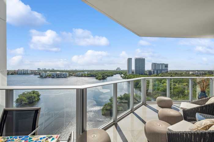 photo 1: 17111 Biscayne Blvd Unit 1004, Aventura FL 33160