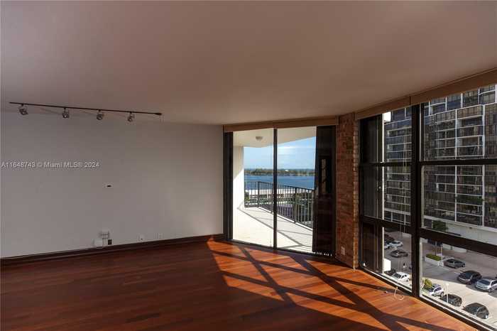 photo 1: 1901 Brickell Ave Unit B908, Miami FL 33129