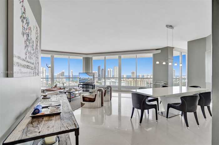 photo 1: 2600 Island Blvd Unit 3001, Aventura FL 33160