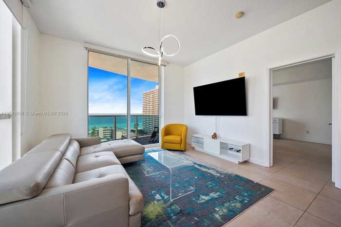 photo 2: 1945 S Ocean Dr Unit 1114, Hallandale Beach FL 33009